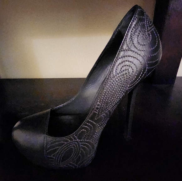 YSL Tribtoo Dark Gray leather Pumps with inlay pattern - Picture 2 of 7